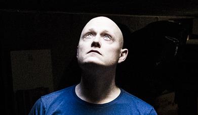 Riksteatret FIRE BEGRAVELSER OG ETT BRYLLUP