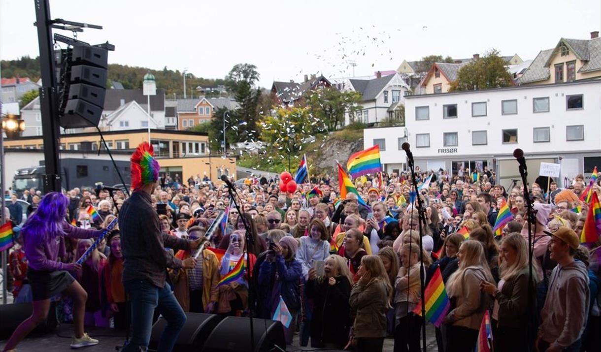 Paradeshow // Harstad Pride