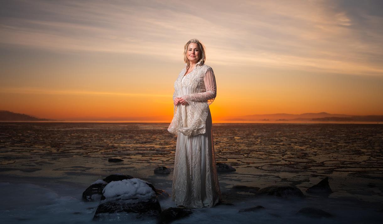 Julekonsert med Helene Bøksle "Det hei ei rose sprunge"