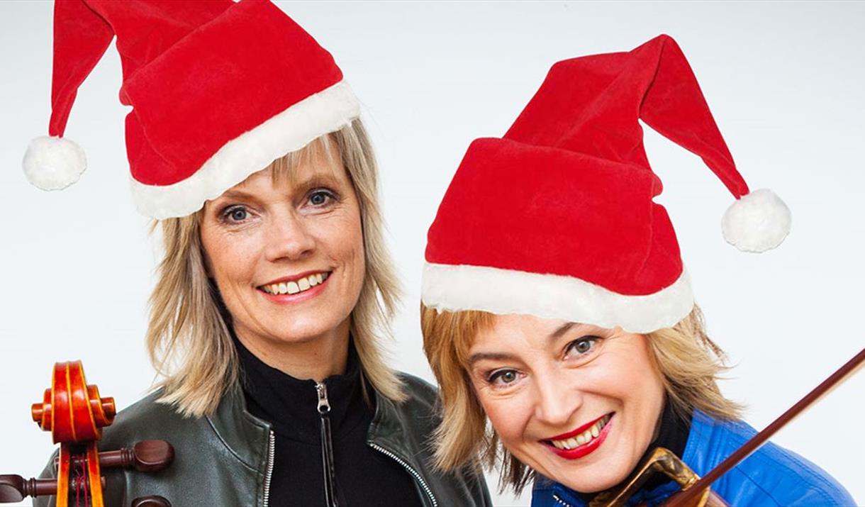 Julelunsjkonsert Erika og Runa med venner