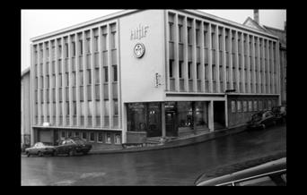 Arkivfilm og byvandring: Håndverkernes Hus