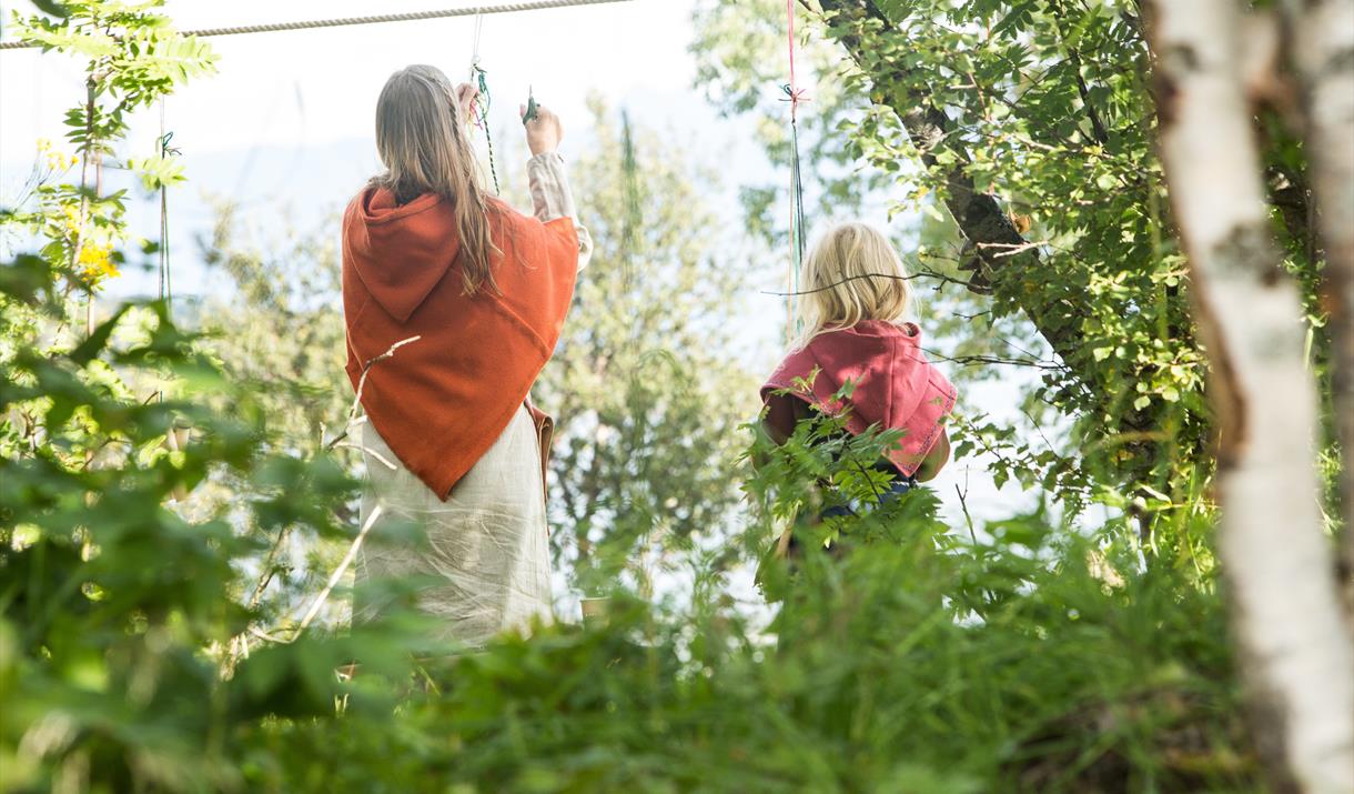 "Magnhild": Barnepakken på Trondenes Middelaldergård